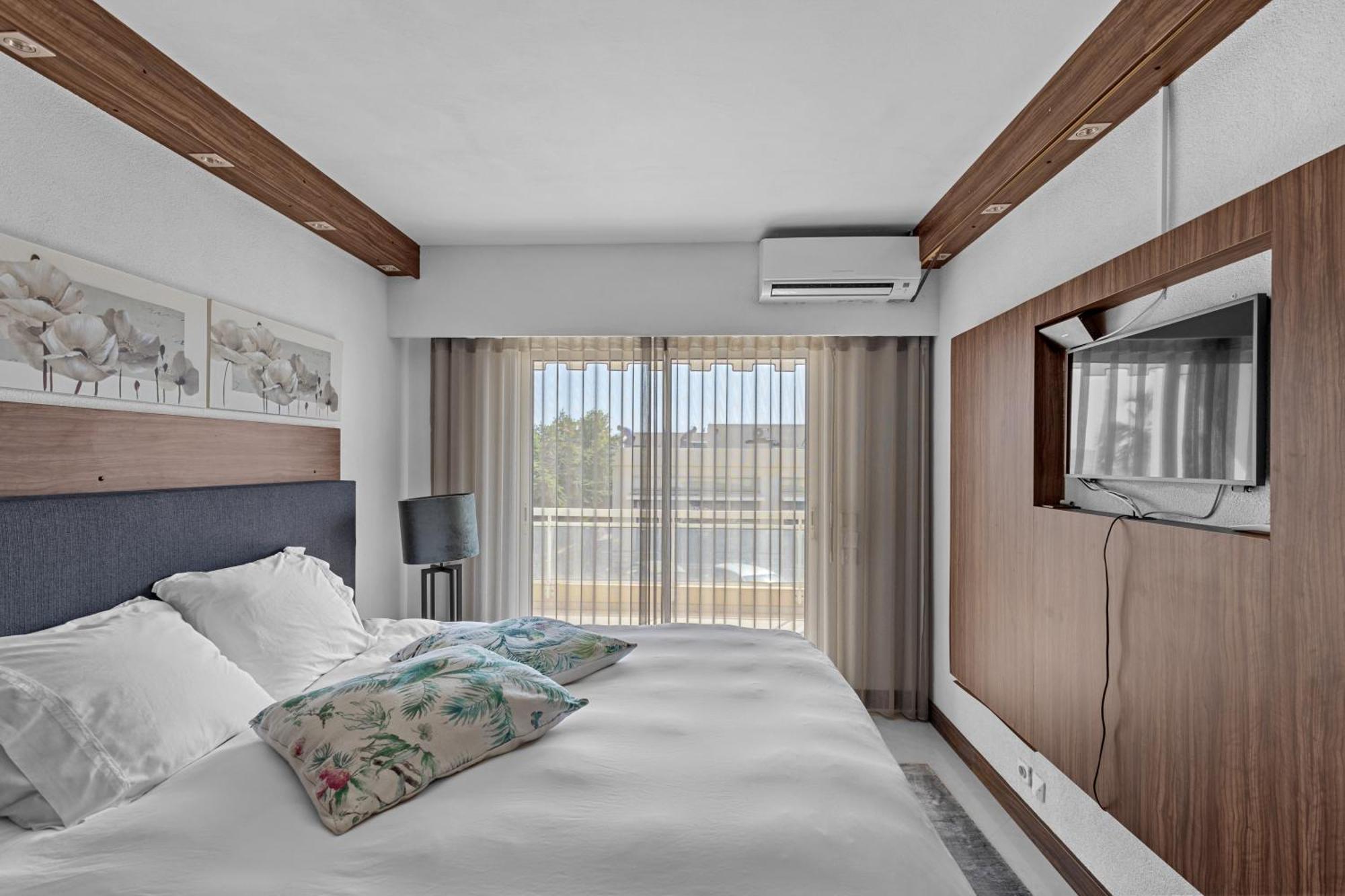 Riviera Beach Hotel Mandelieu エクステリア 写真