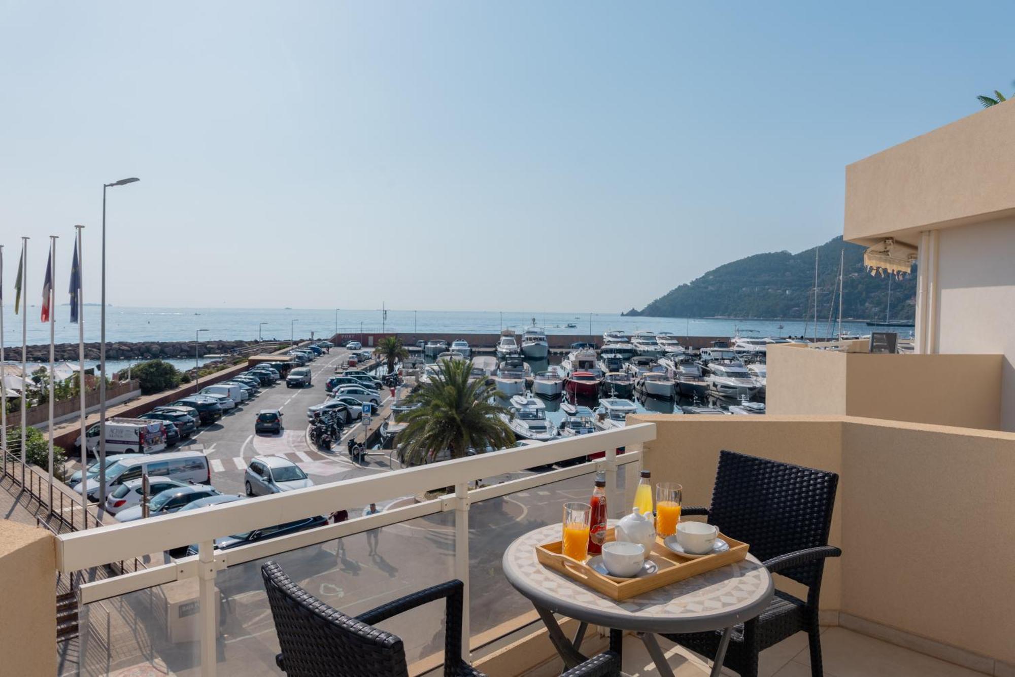 Riviera Beach Hotel Mandelieu エクステリア 写真