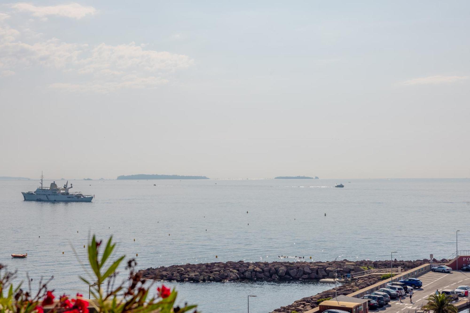 Riviera Beach Hotel Mandelieu エクステリア 写真